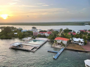  Coral View Beach Resort  Ютила